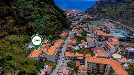 Apartamento T2 à venda na Rua dos Dragoeiros, 46