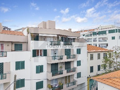 Apartamento T2 à venda na Rua Nova da Carne Azeda