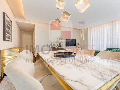 Apartamento T3 à venda na Rua Doutor Brito Câmara