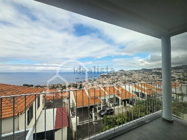 Penthouse à venda na Estrada do Visconde Cacongo s/n