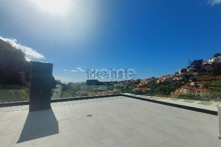 Apartamento T5 à venda na Estrada de São João, 13
