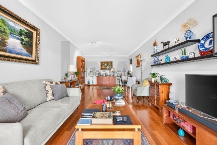 Apartamento T3 à venda na Avenida da Madalena s/n