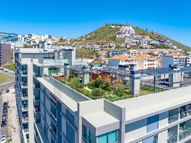 Apartamento T4 à venda na Avenida Mário Soares, 44