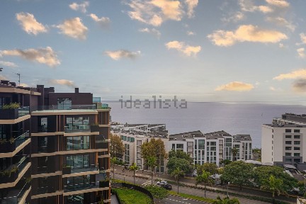 Apartamento T3 à venda na Estrada monumental com caminho do amparo, 9000-250, São Martinho, Madeira (Ilha), Portugal