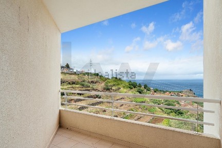 Apartamento T2 à venda no Caminho Velho dos Reis Magos