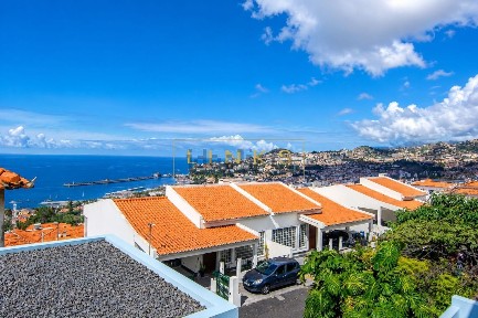 Apartamento T2 à venda em Santa Maria Maior