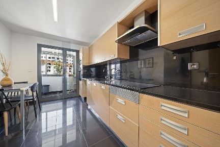 Apartamento T3 à venda na Rua 31 de Janeiro, 101