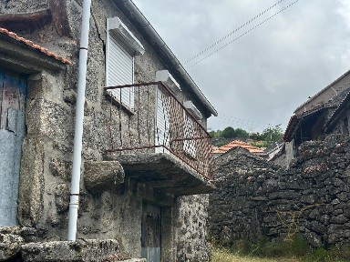 Moradia independente à venda em Castro Laboreiro