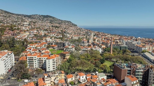 Apartamento T2 à venda na Rua do Til