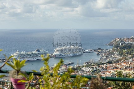 Apartamento T2 à venda na Estrada do Visconde Cacongo, 75