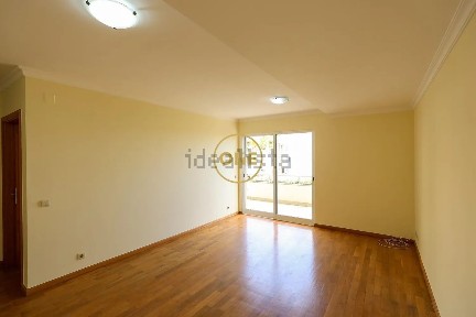 Apartamento T1 à venda na Rua Velha da Ajuda