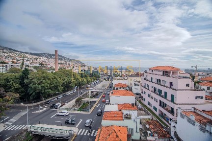 Apartamento T3 à venda em São Pedro