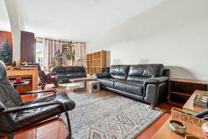 Apartamento T3 à venda na Rua dos Piornais