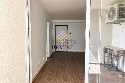 Apartamento T1 à venda na Estrada de Santa Clara, 125