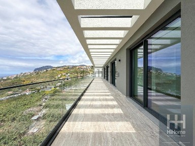 Apartamento T4 à venda no Caminho do Amparo