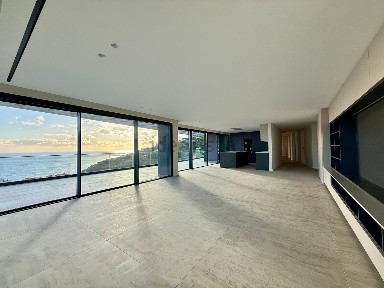 Apartamento T4 à venda no Caminho do Amparo s/n