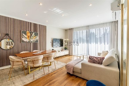 Apartamento T2 à venda na Rua Agostinho Pereira de Oliveira, 27