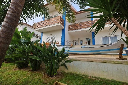 Casa ou moradia à venda na Rua Francisco Almeida Grandela