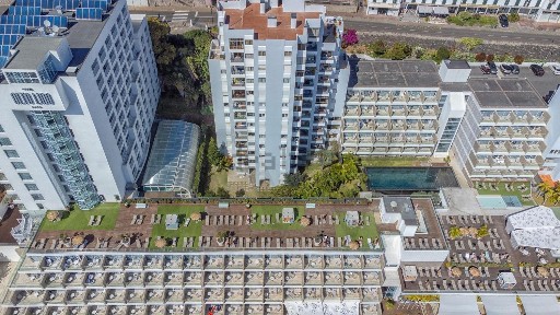Apartamento T1 à venda na Estrada Monumental