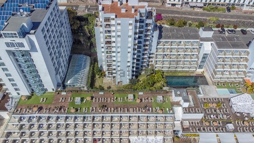 Apartamento T1 à venda na Estrada Monumental