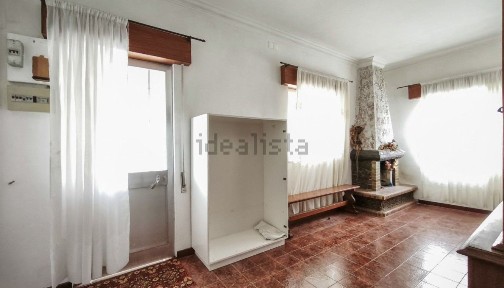 Moradia geminada à venda na Meadela