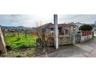 Moradia independente à venda em Monção