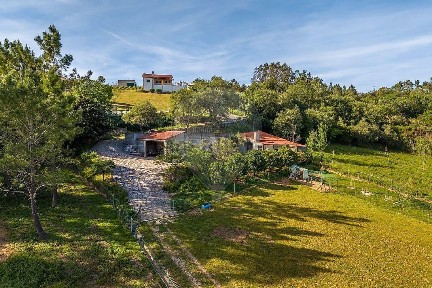 Moradia independente à venda em Juncal