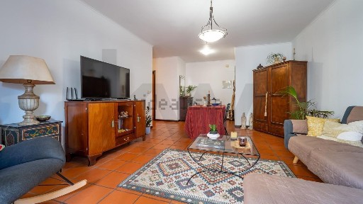Apartamento T3 à venda na Casa Branca