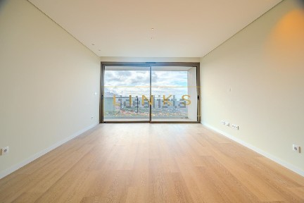 Apartamento T3 à venda na Rua Francisco Ferreira Ferraz, Fração I, Piso 1