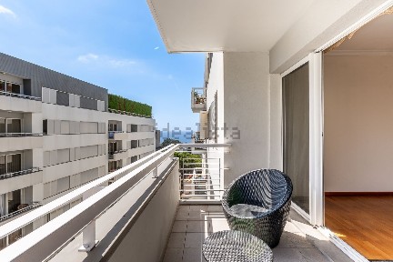 Apartamento T3 à venda na Rua Tenente Coronel Sarmento