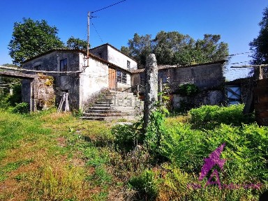 Moradia independente à venda em Vila Fria