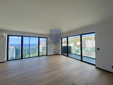 Apartamento T3 à venda na Estrada Monumental