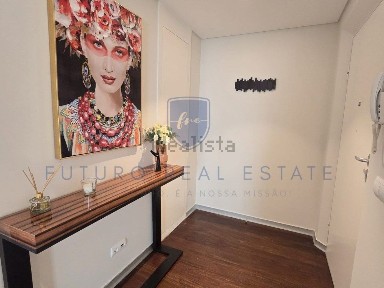Apartamento T4 à venda na Rua Doutor Brito Câmara