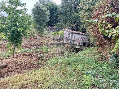 Moradia independente à venda na Estrada da Senhora da Guia