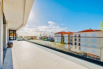 Penthouse à venda na Estrada Alternativa do Caniço