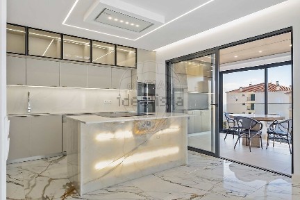 Apartamento T3 à venda na Rua da Escola