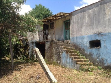 Moradia independente à venda em Romarigães