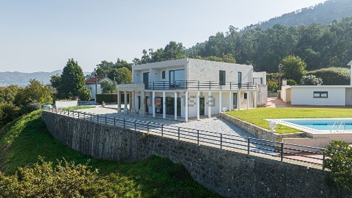 Moradia independente à venda em Caminha