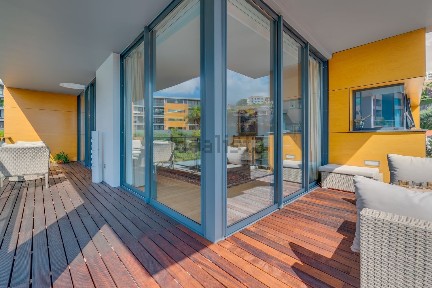 Apartamento T4 à venda na Travessa de São João, 8