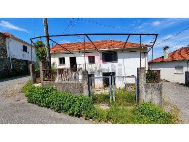 Moradia independente à venda em Padroso