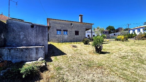 Moradia independente à venda em Vila Nova de Anha