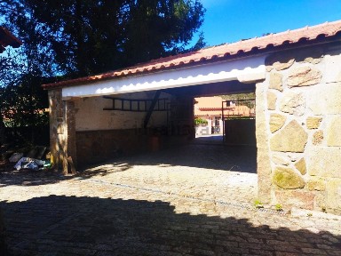 Moradia independente à venda em Covas