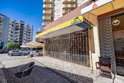 Arrendamento de espaço comercial em Urbanização Loreto