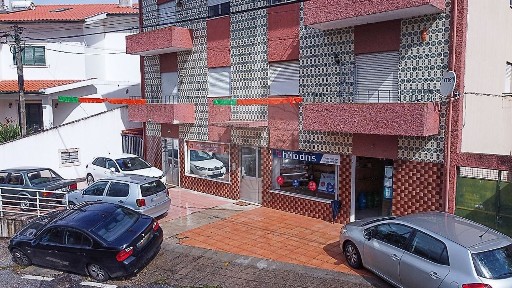 Arrendamento de espaço comercial na Rua Almaziva