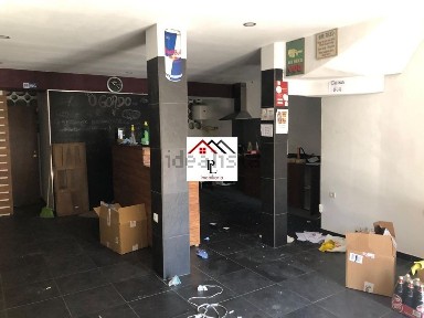 Arrendamento de espaço comercial na Rua António Vasconcelos