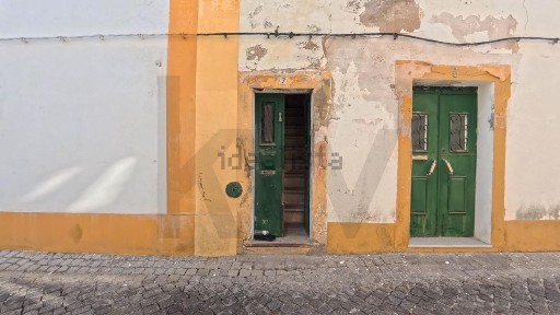 Apartamento T2 à venda em Sé e São Lourenço