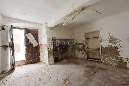Apartamento T1 à venda na Rua do Espiríto Santo