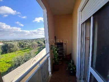 Apartamento T2 à venda na Rua Joaquim Bastinhas, 11 b