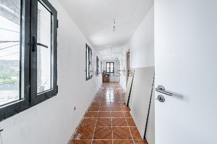 Fonte Arcada e Oliveira, Rua de Simães s/n