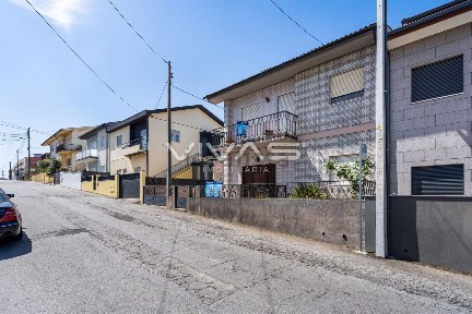 Moradia geminada à venda em Ferreiros e Gondizalves